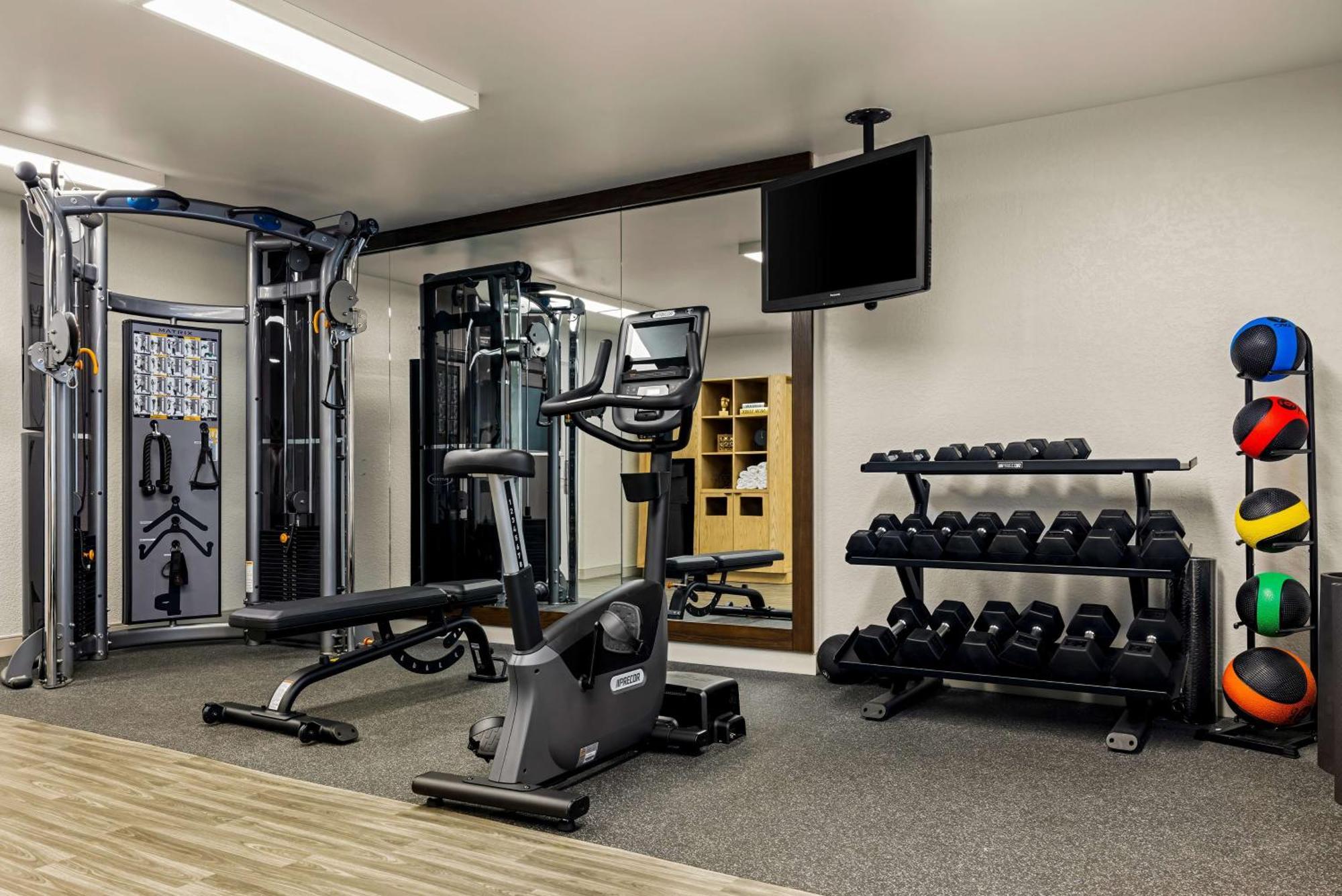 Sonesta Simply Suites Irvine East Foothill Lake Forest Bagian luar foto