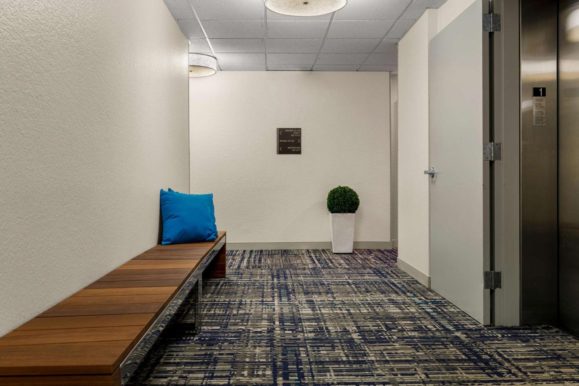 Sonesta Simply Suites Irvine East Foothill Lake Forest Bagian luar foto