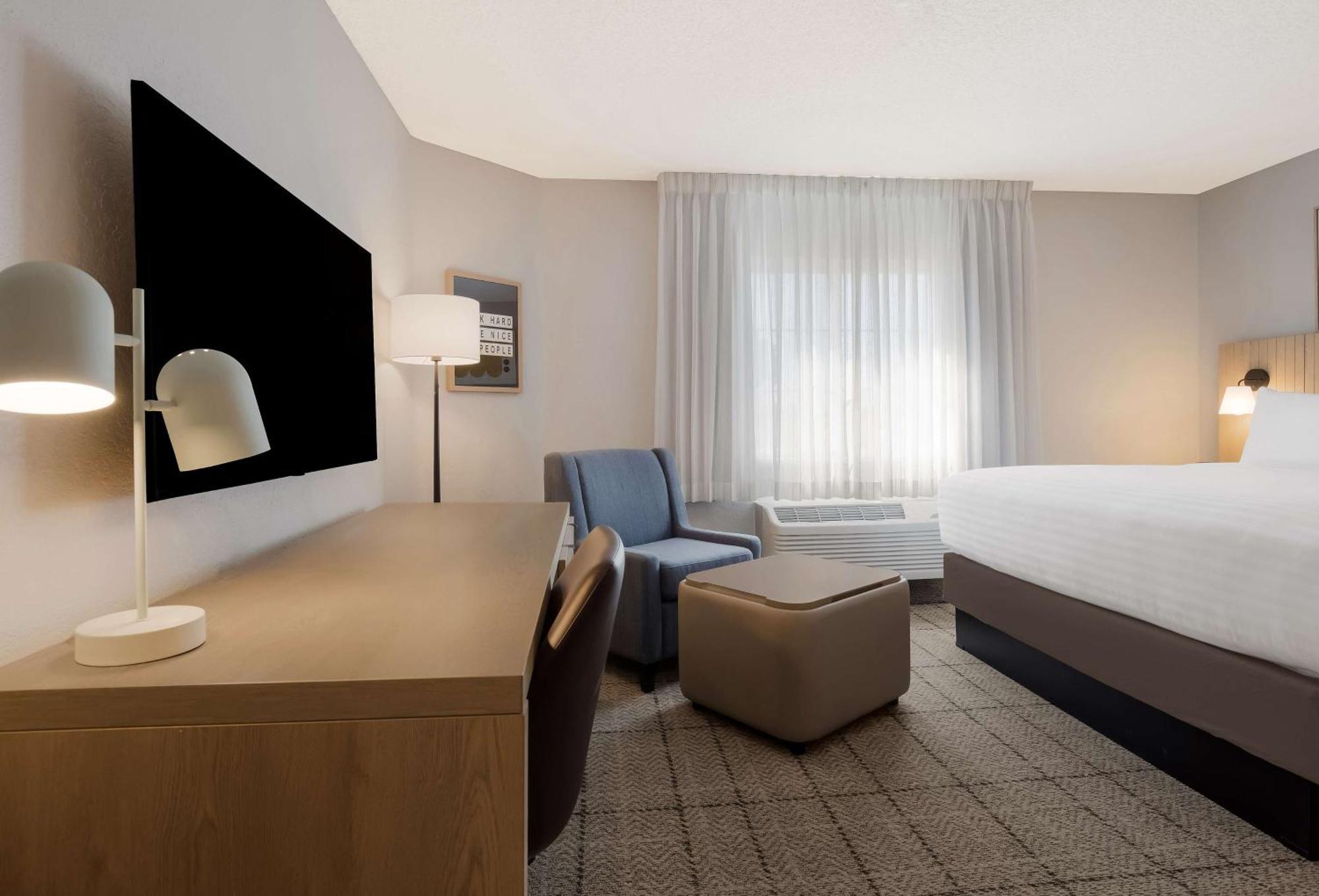 Sonesta Simply Suites Irvine East Foothill Lake Forest Bagian luar foto