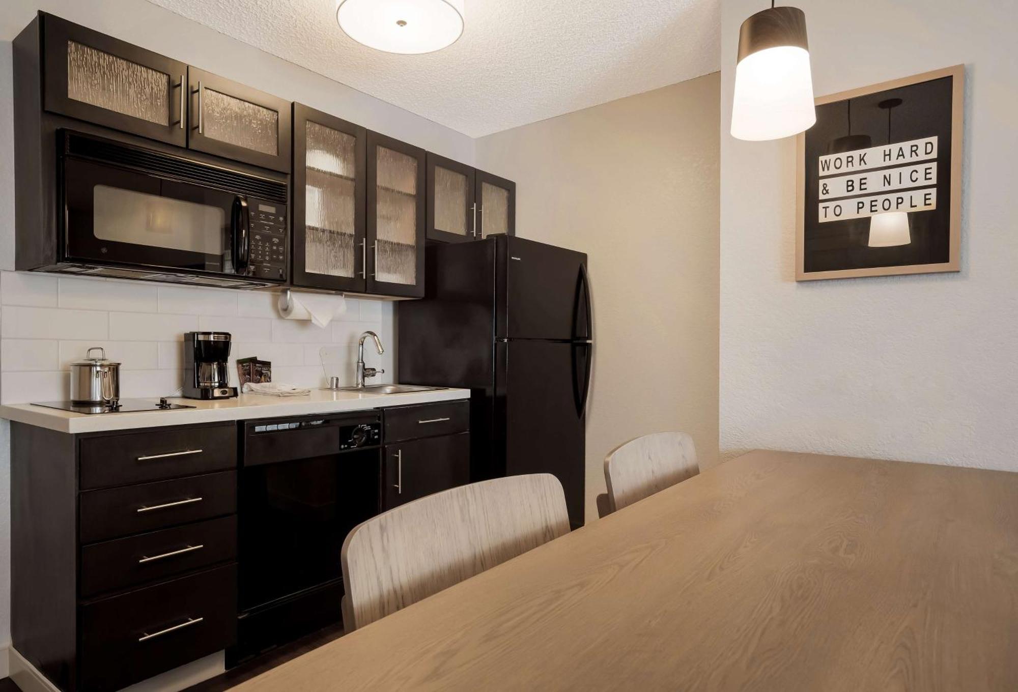 Sonesta Simply Suites Irvine East Foothill Lake Forest Bagian luar foto